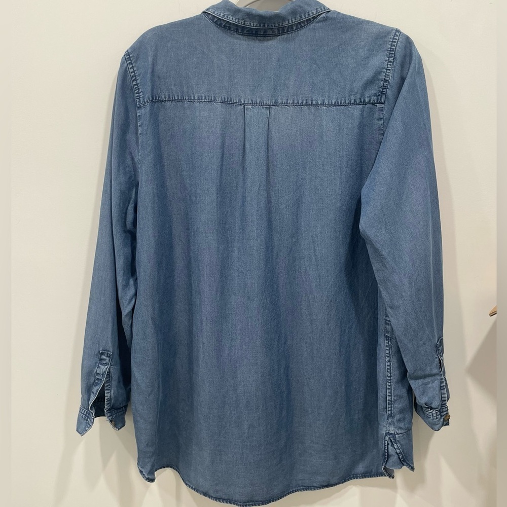 凸
J. Jill Women Shirt Size M Lightweight Chambray Tunic Long Sleeve Button Down - Picture 2 of 10